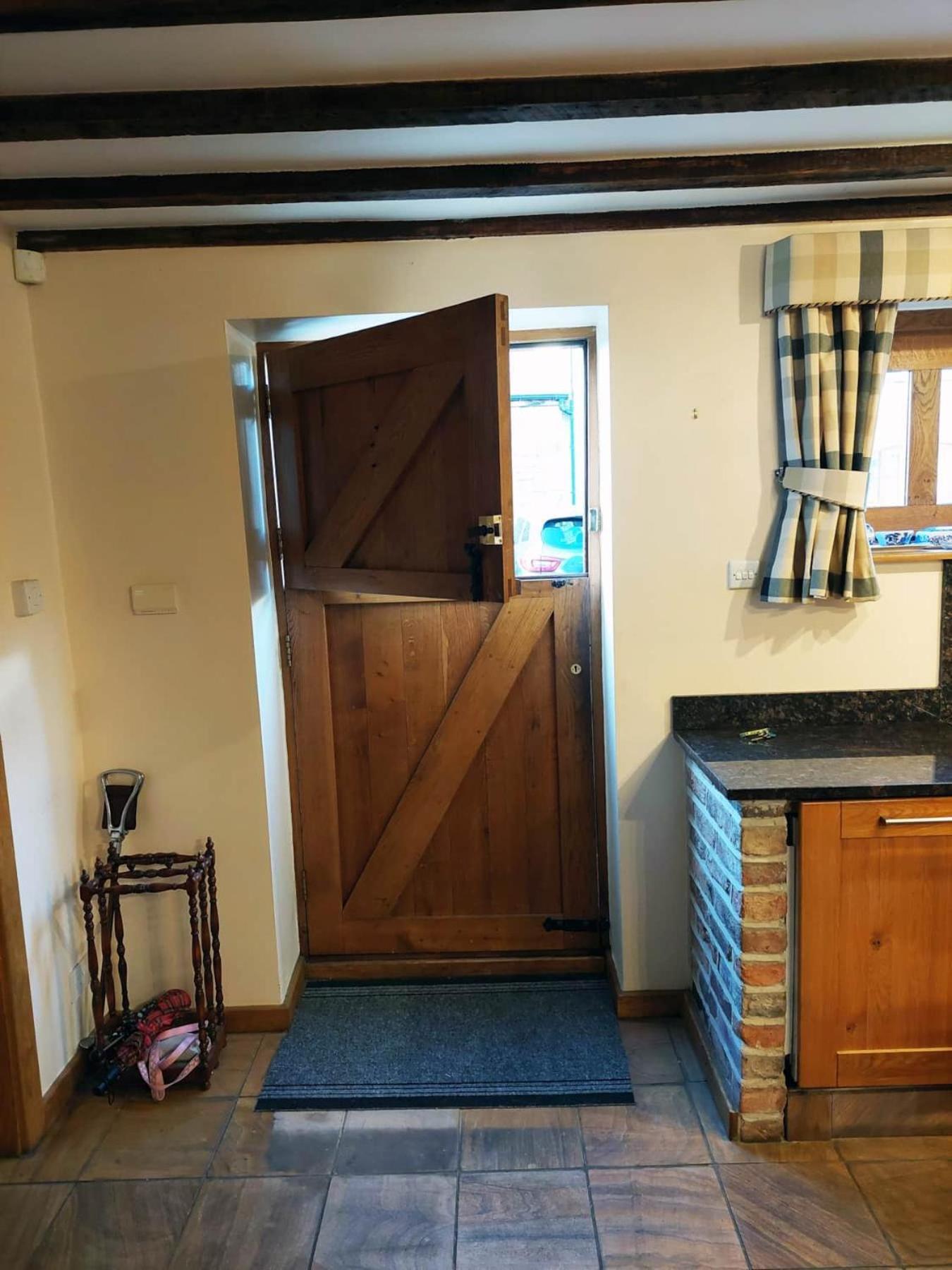 The Old Mill Barn With Hot Tub And Private Use Of Heated Pool Villa Wirral Eksteriør bilde