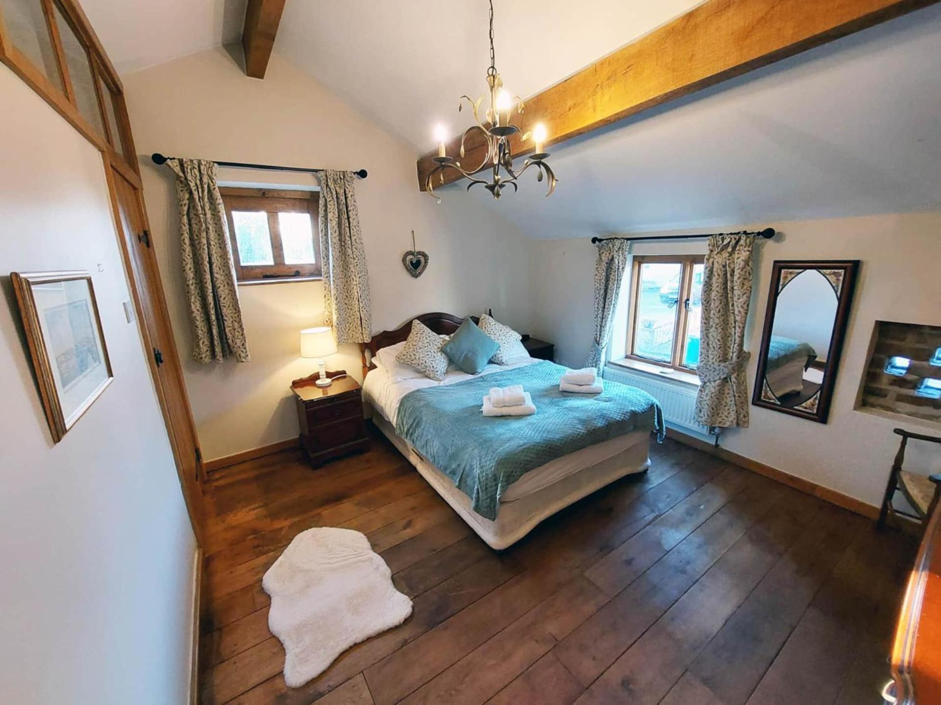 The Old Mill Barn With Hot Tub And Private Use Of Heated Pool Villa Wirral Eksteriør bilde