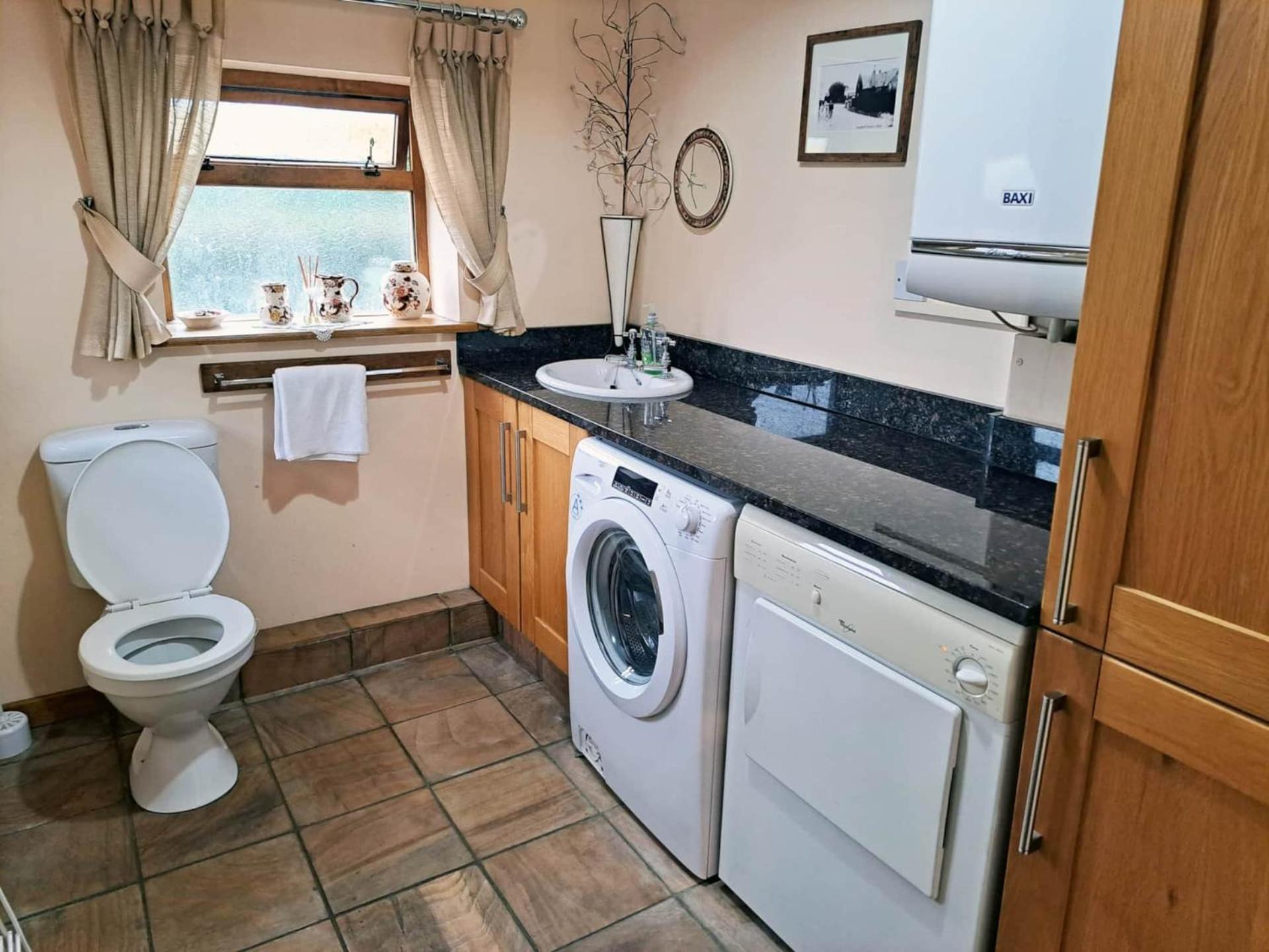 The Old Mill Barn With Hot Tub And Private Use Of Heated Pool Villa Wirral Eksteriør bilde