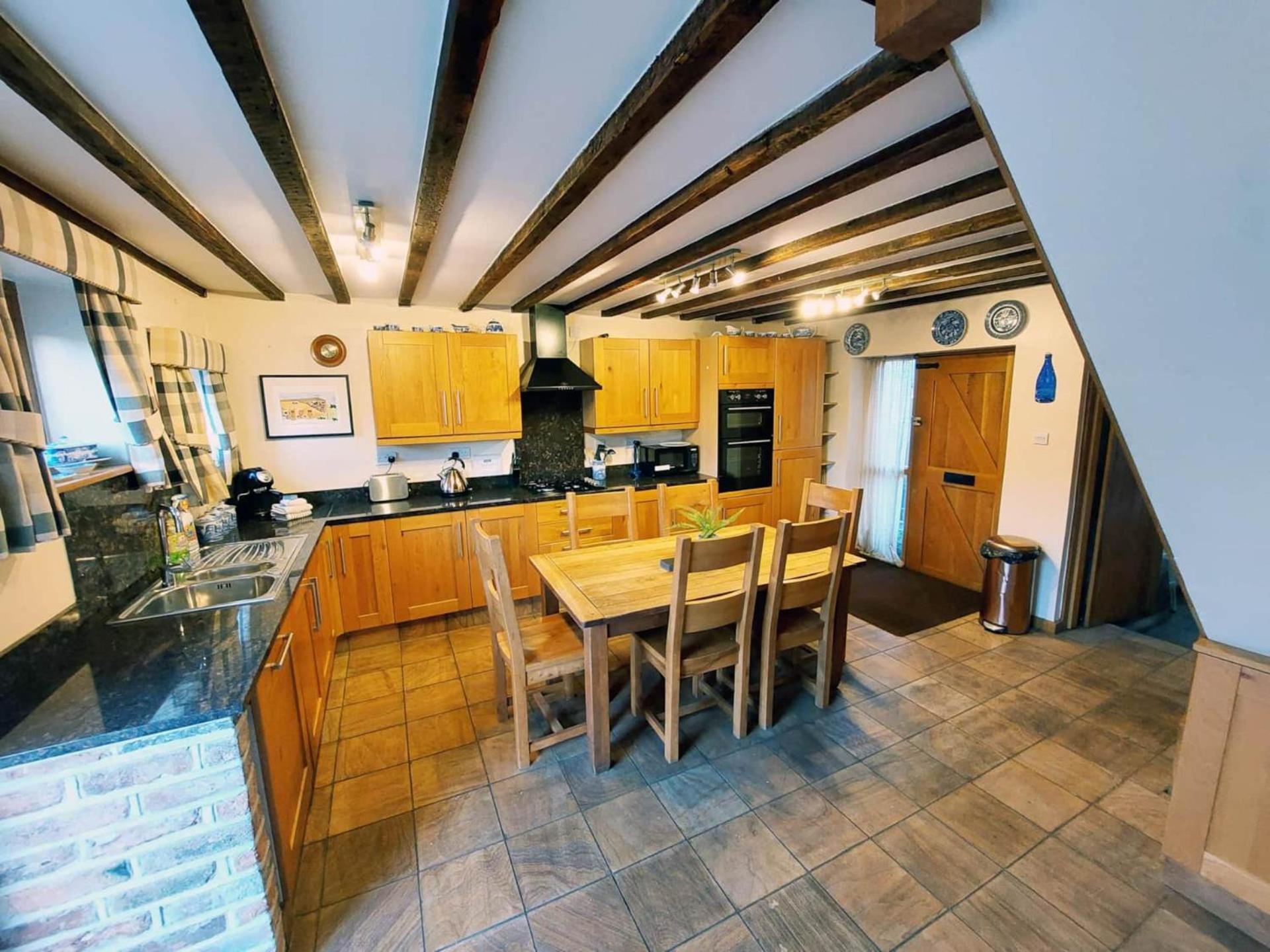 The Old Mill Barn With Hot Tub And Private Use Of Heated Pool Villa Wirral Eksteriør bilde