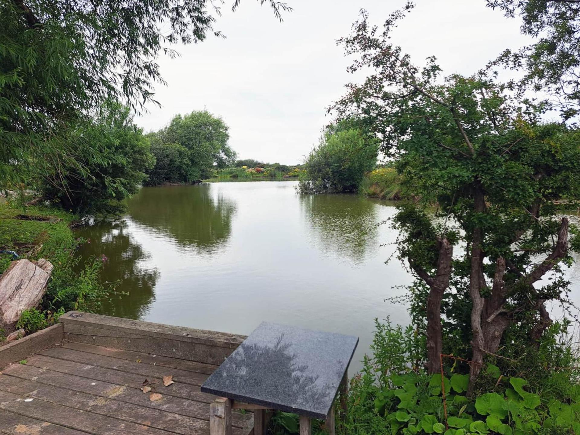The Old Mill Barn With Hot Tub And Private Use Of Heated Pool Villa Wirral Eksteriør bilde