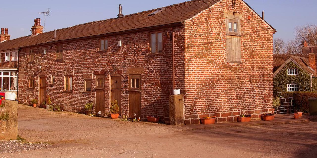 The Old Mill Barn With Hot Tub And Private Use Of Heated Pool Villa Wirral Eksteriør bilde
